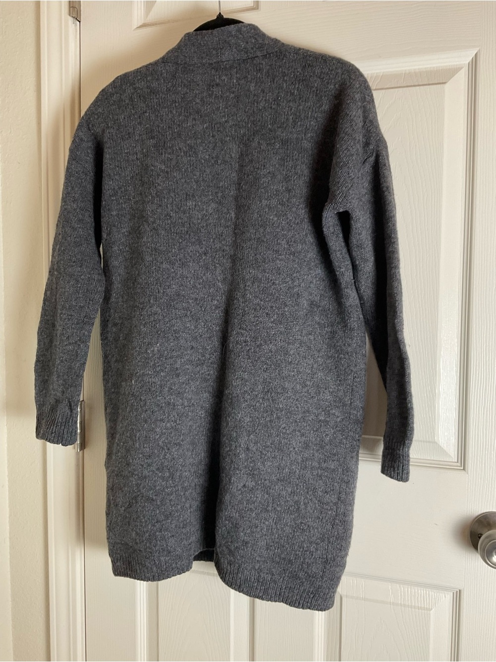 Uniqlo 100% Wool Gray Cardigan Sweater size XSMALL - Picture 11 of 12